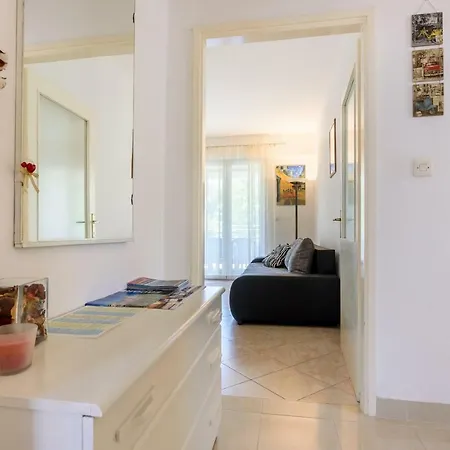 Lucy Apartment