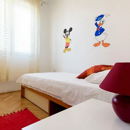 Lucy Apartment